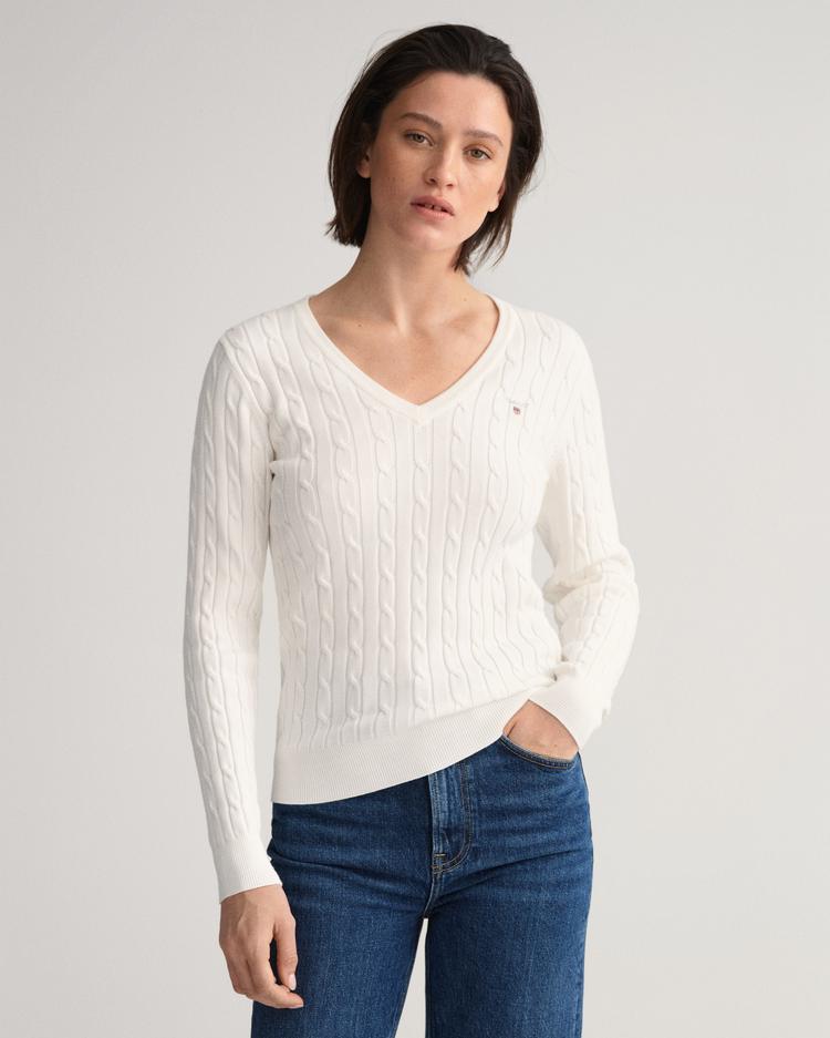 GANT sweter z elastycznej bawełny o splocie warkoczowym z dekoltem w kształcie litery V - 480022